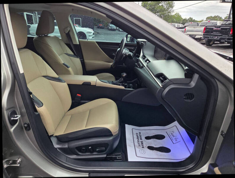 2020 Lexus ES 300h