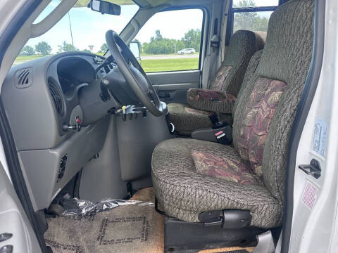 2003 Ford E-Series E-450 SD