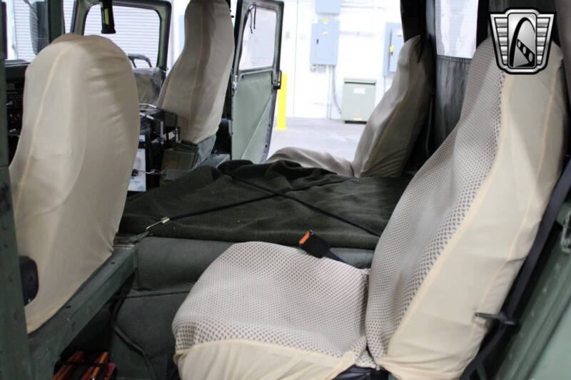 1992 AM General M998 Humvee