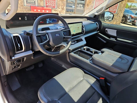 2025 Ford Expedition MAX Active