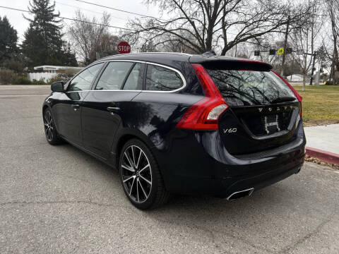 2017 Volvo V60 T5 Platinum