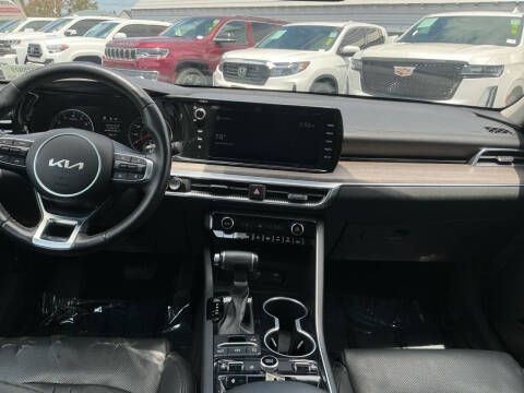 2022 Kia K5 EX