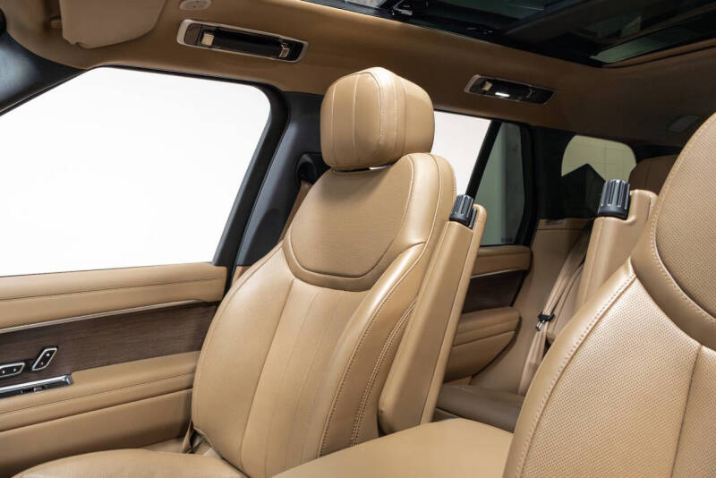 2025 Land Rover Range Rover P400 SE
