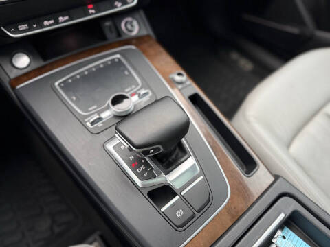 2018 Audi Q5 2.0T quattro Premium Plus