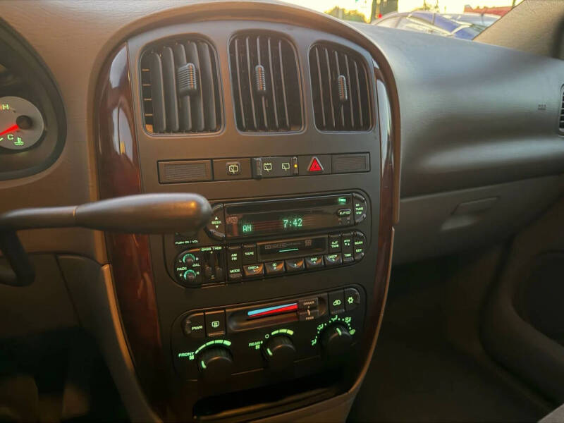 2002 Chrysler Town and Country EX