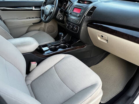 2015 Kia Sorento LX