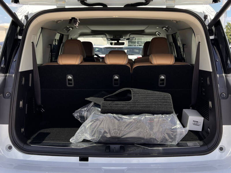 2026 Infiniti QX80 Luxe