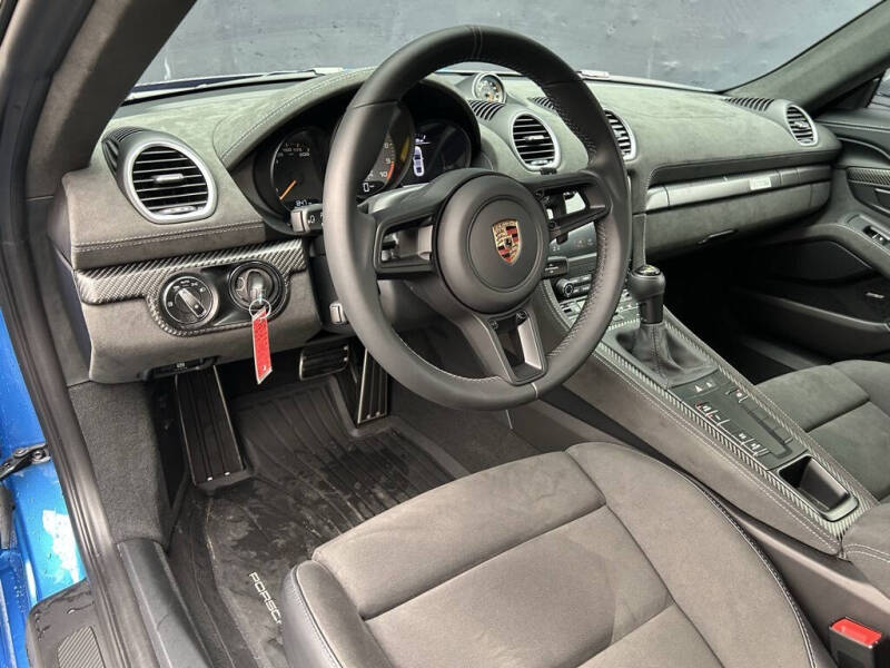 2025 Porsche 718 Cayman GT4 RS