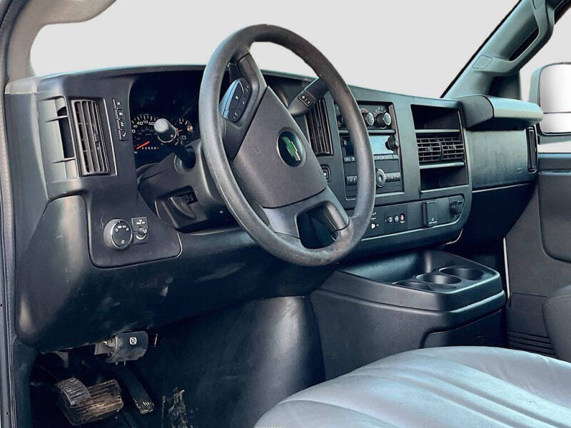 2025 Chevrolet Express 2500