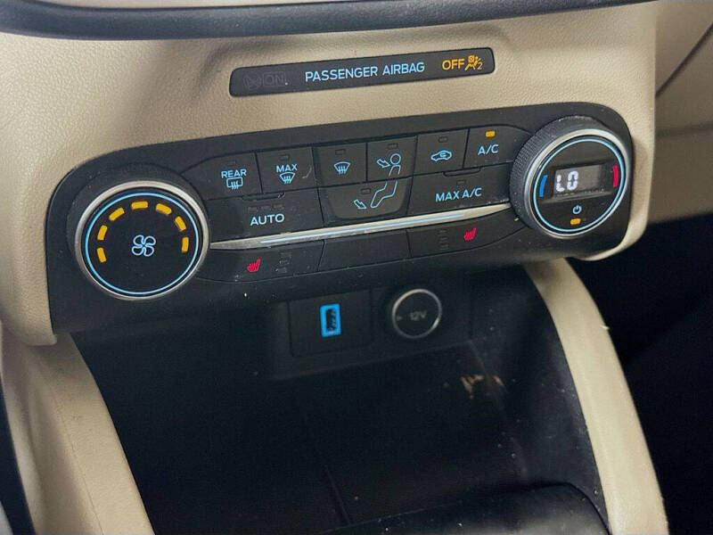 2020 Ford Escape SE