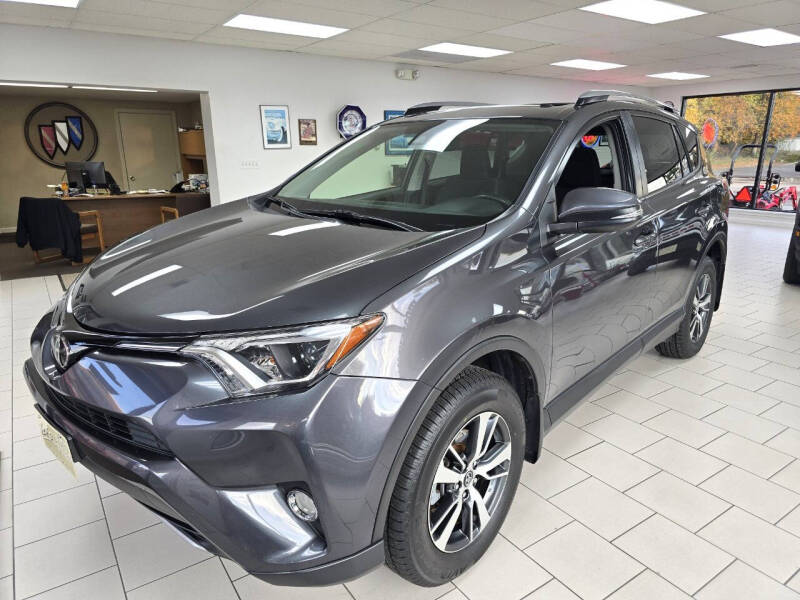 2017 Toyota RAV4 XLE's photo