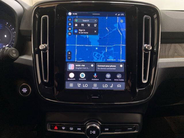 2025 Volvo XC40 B5 Core Bright Theme