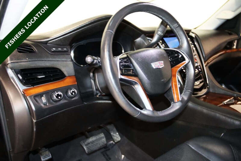 2017 Cadillac Escalade Luxury
