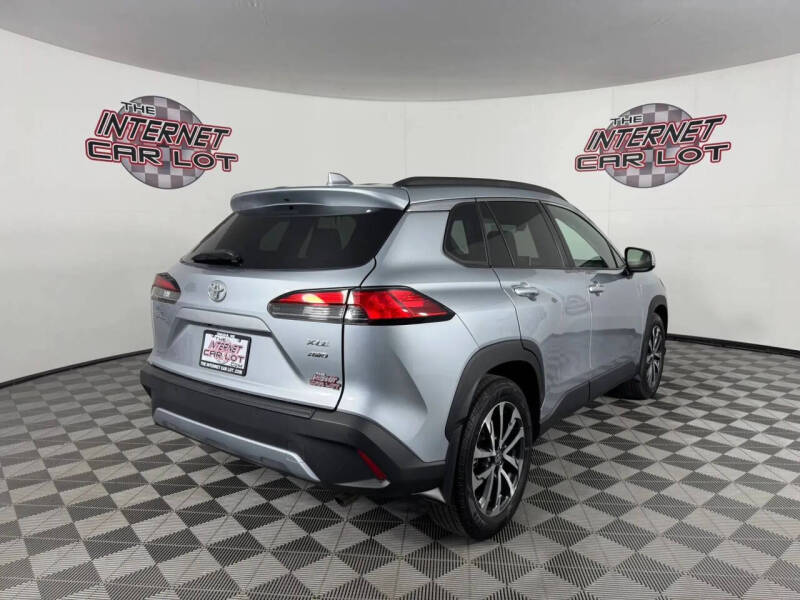 2024 Toyota Corolla Cross XLE