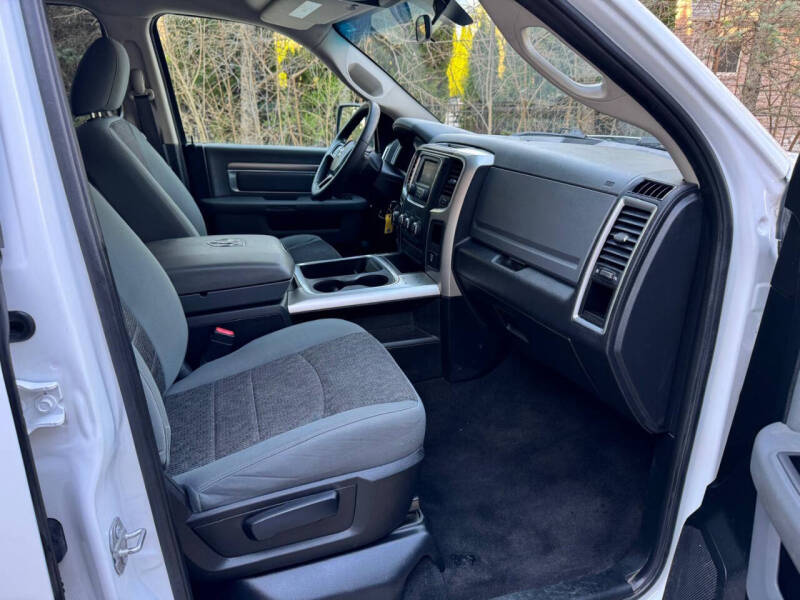2017 RAM 1500 SLT
