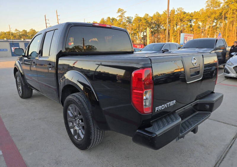 2012 Nissan Frontier SV photo 12