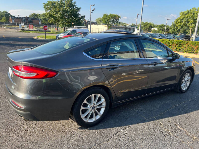 2020 Ford Fusion SE