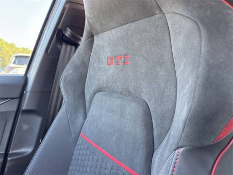 2025 Volkswagen Golf GTI SE