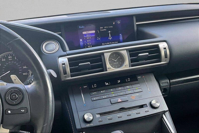 2016 Lexus IS 200t
