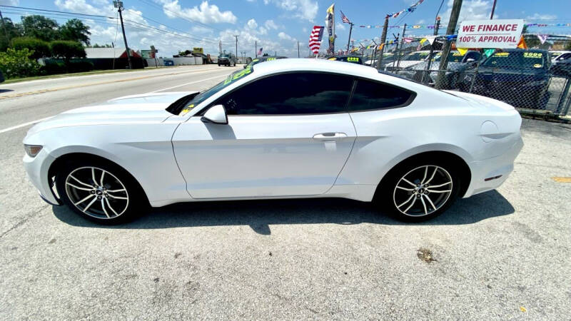 2017 Ford Mustang EcoBoost Premium