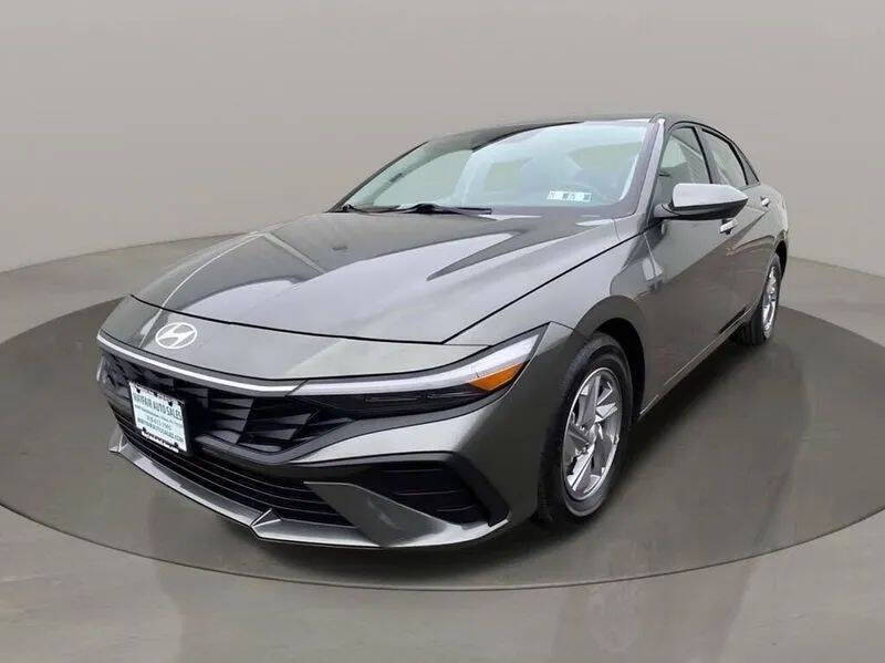 2025 Hyundai Elantra SE