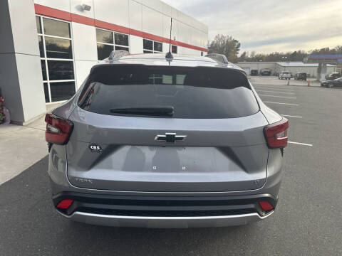 2024 Chevrolet Trax LT