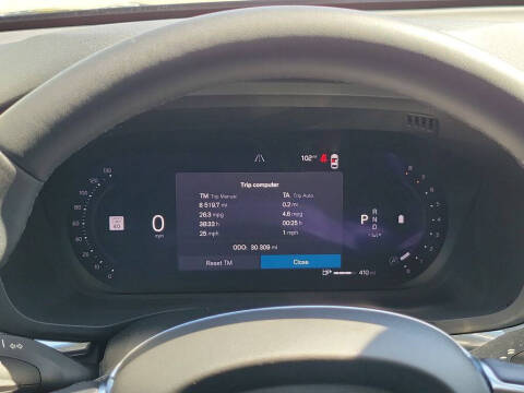 2024 Volvo XC60 B5 Core Dark Theme
