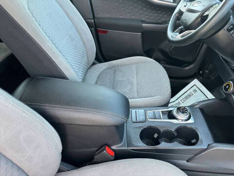 2020 Ford Escape SE