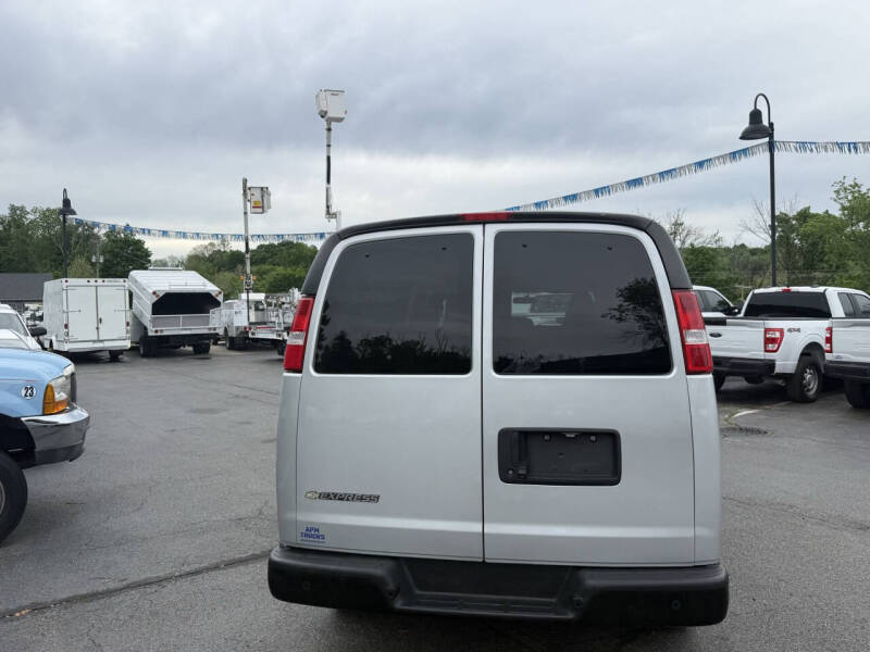 2020 Chevrolet Express LS 3500