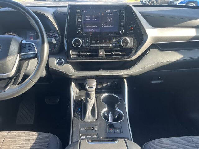 2022 Toyota Highlander LE