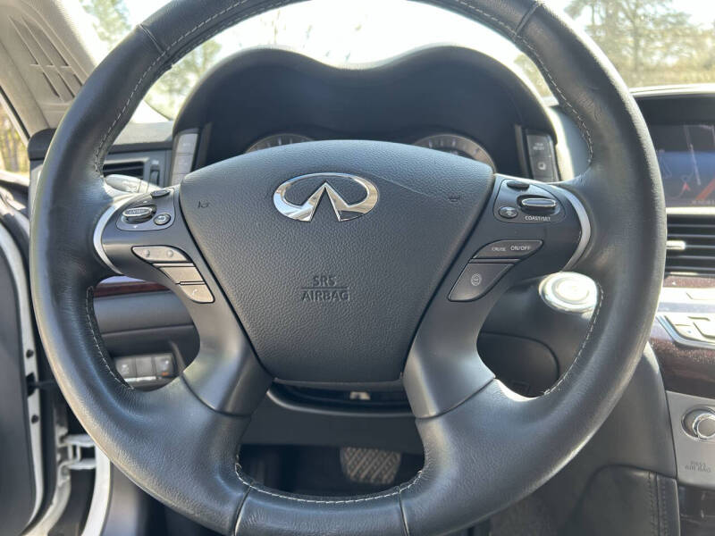 2012 Infiniti M37