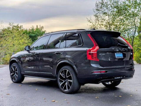 2023 Volvo XC90 Recharge T8 Ultimate Dark Theme