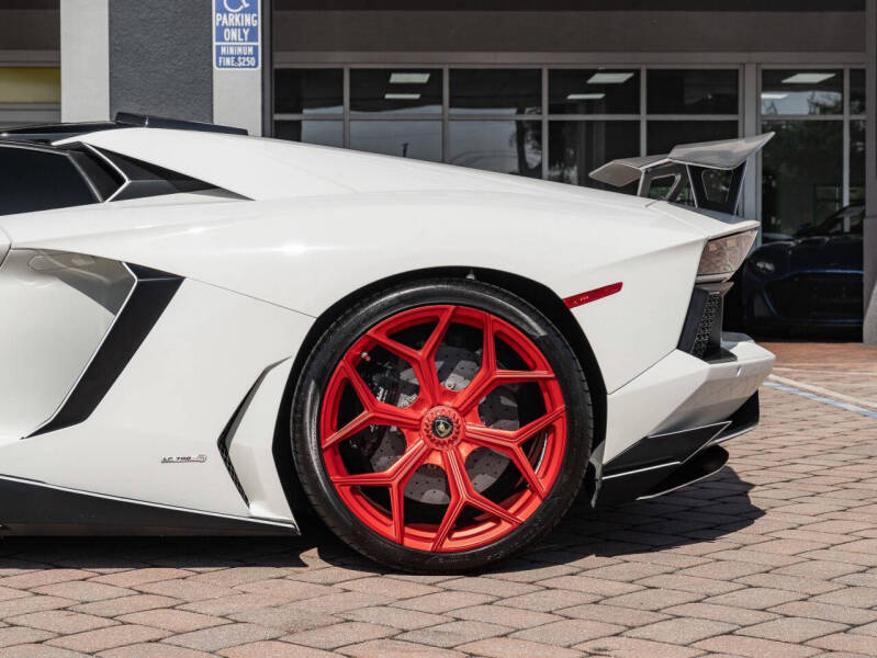 2016 Lamborghini Aventador LP 700-4