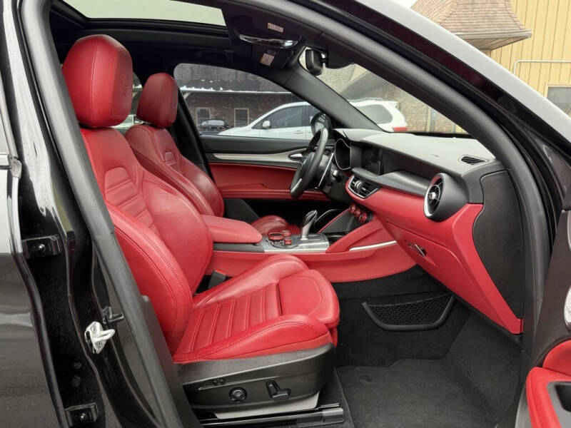 2019 Alfa Romeo Stelvio Ti Sport