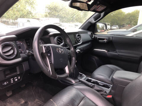 2017 Toyota Tacoma SR V6