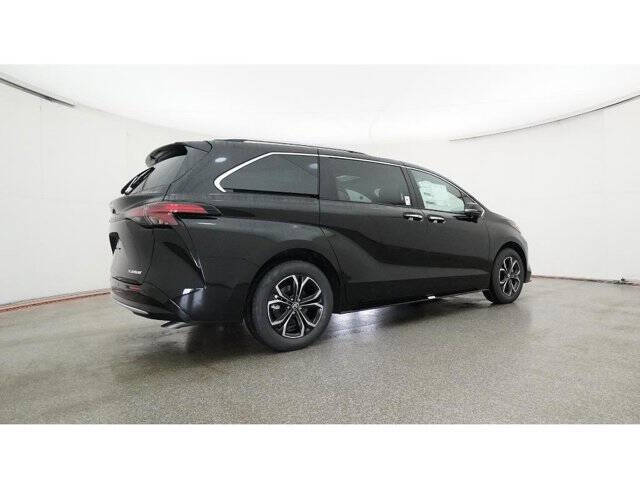 2026 Toyota Sienna Platinum 7-Passenger