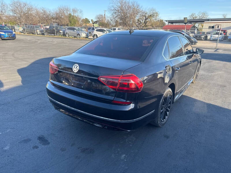 2017 Volkswagen Passat 1.8T R-Line