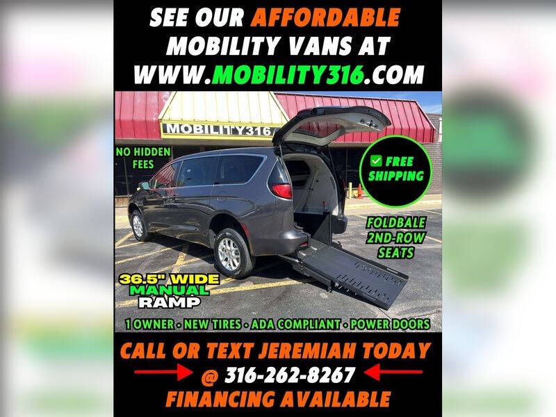 2022 Chrysler Voyager LX