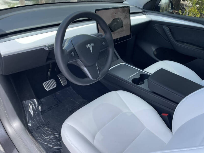 2024 Tesla Model Y Long Range