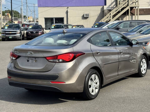 2016 Hyundai Elantra SE