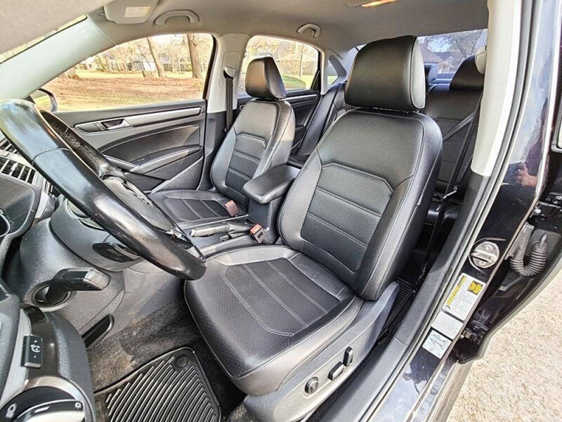 2017 Volkswagen Passat 1.8T R-Line