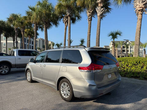 2013 Toyota Sienna XLE 8-Passenger
