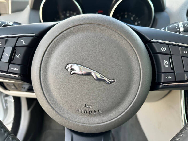 2017 Jaguar XE 25t Prestige