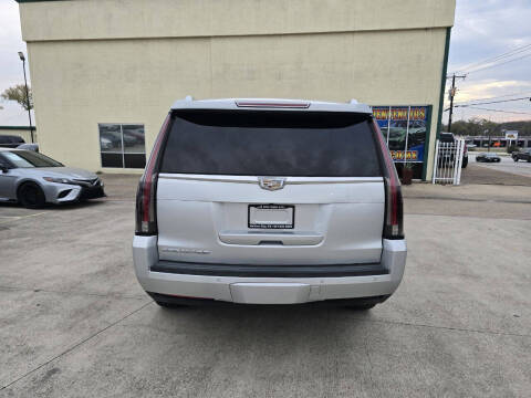 2017 Cadillac Escalade Standard