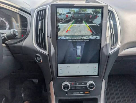 2022 Ford Edge SE
