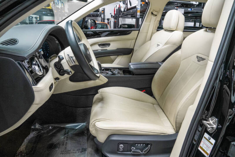 2024 Bentley Bentayga EWB