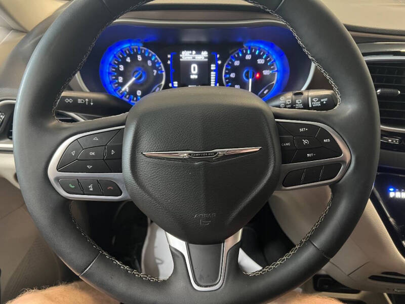 2022 Chrysler Voyager LX