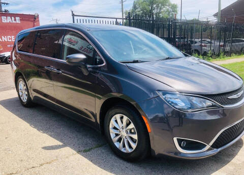 2017 Chrysler Pacifica Touring