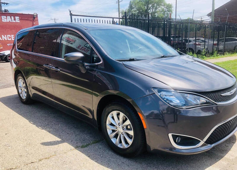 2017 Chrysler Pacifica Touring