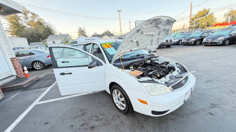 2005 Ford Focus ZX4 S